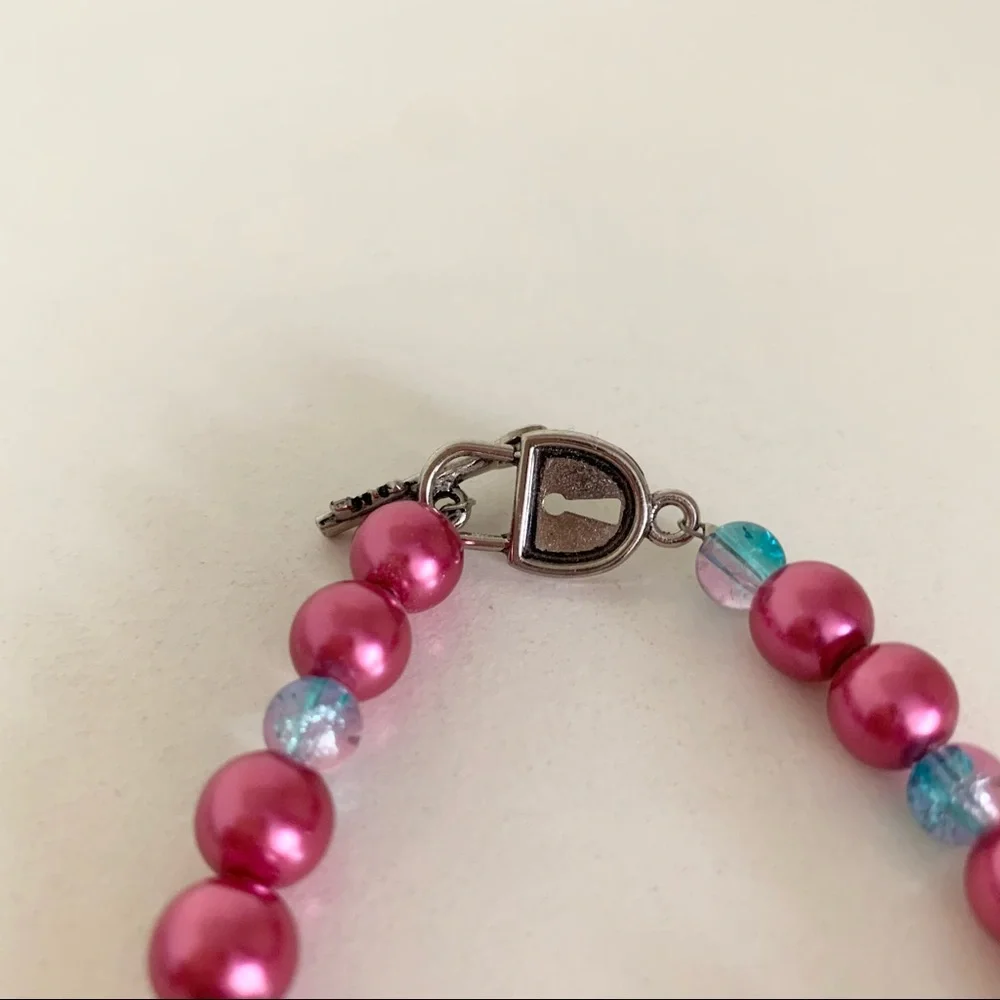 Hold Y2K pink bead bracelet